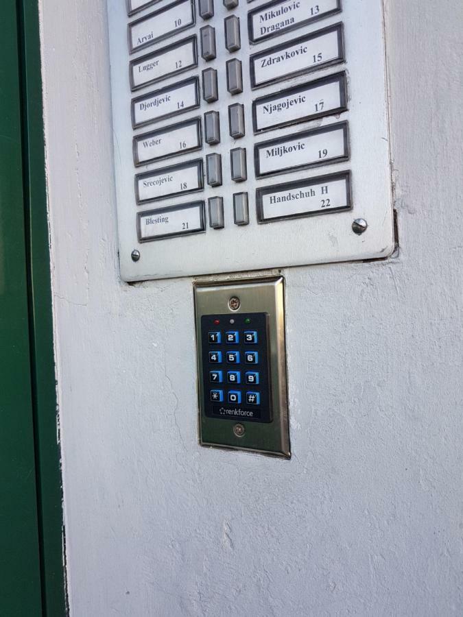 Gerald'S Apartment 10 Виена Екстериор снимка